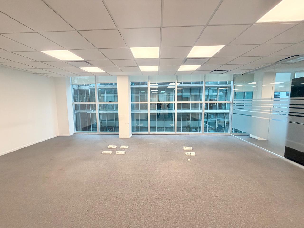 Foto de Oficina Premium con 3 Cocheras | Seguridad 24 hs | 4 Despachos | Sala, imagen 4
