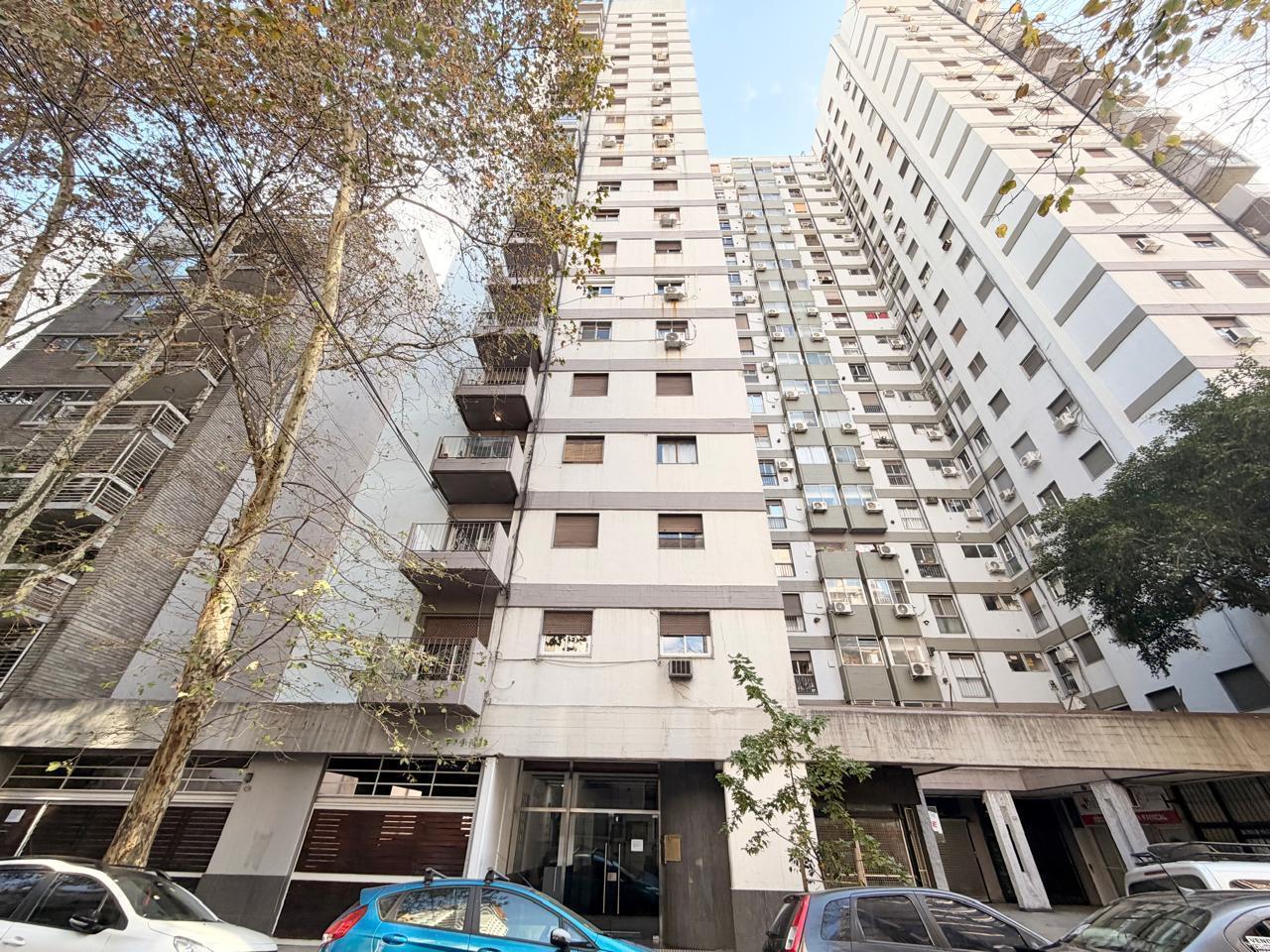 Foto de Excelente Departamento 4 ambientes piso 15 con vista abierta cochera, imagen 2