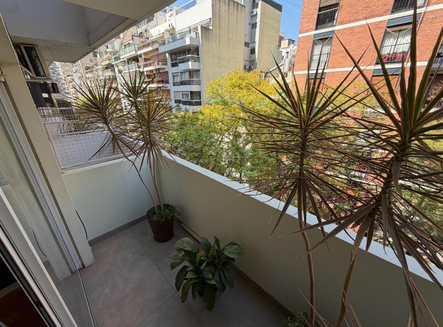 Foto de Excelente Departamento de 4 ambientes al frente, ubicado a 50mts del, imagen 4