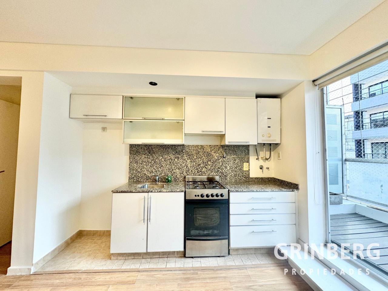 Foto de Increible Departamento 2 ambientes con balcón corrido, cochera y, imagen 2