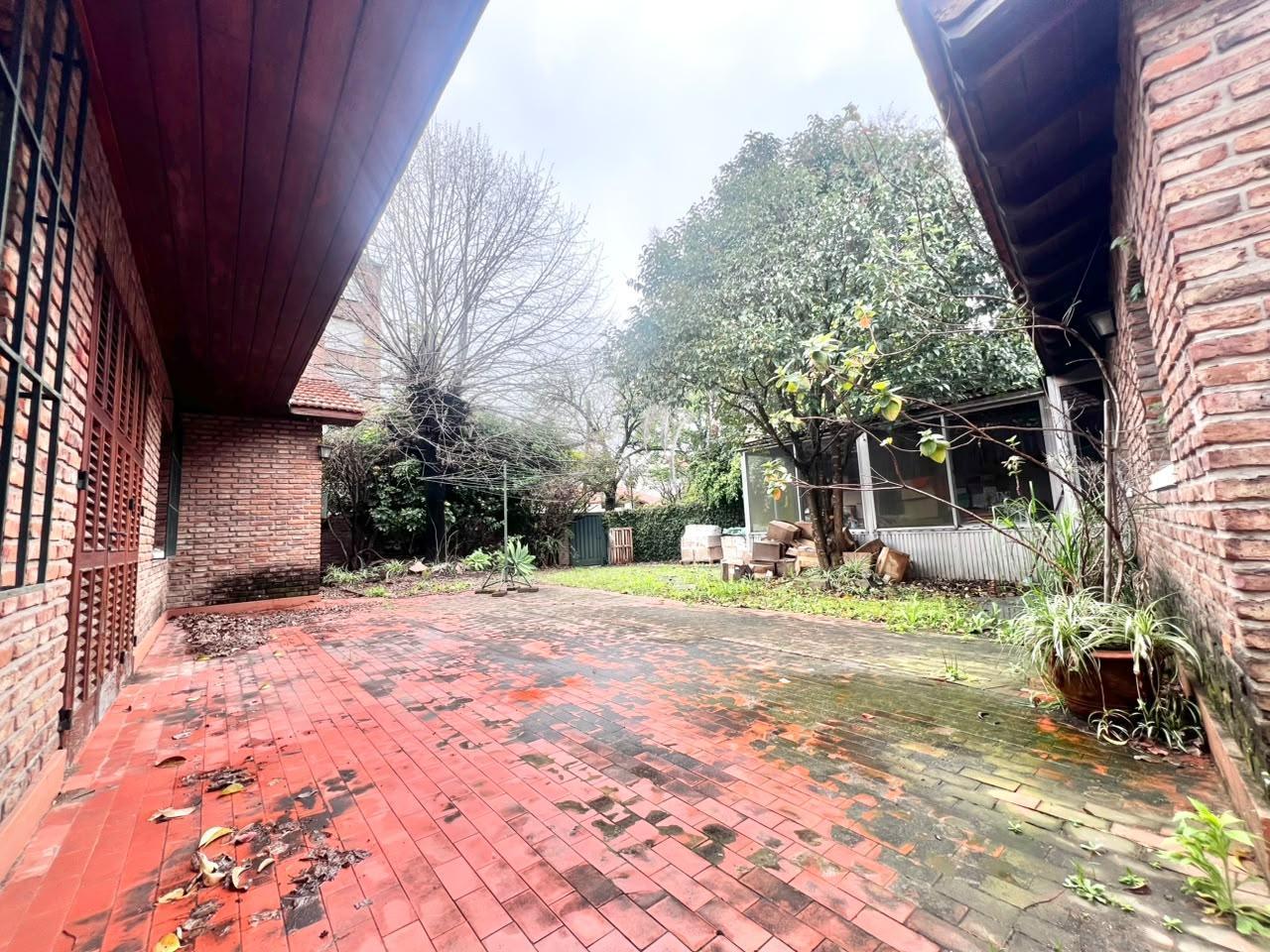 Foto de Venta de Casa con Jardín y Quincho en Béccar a Reciclar., imagen 4