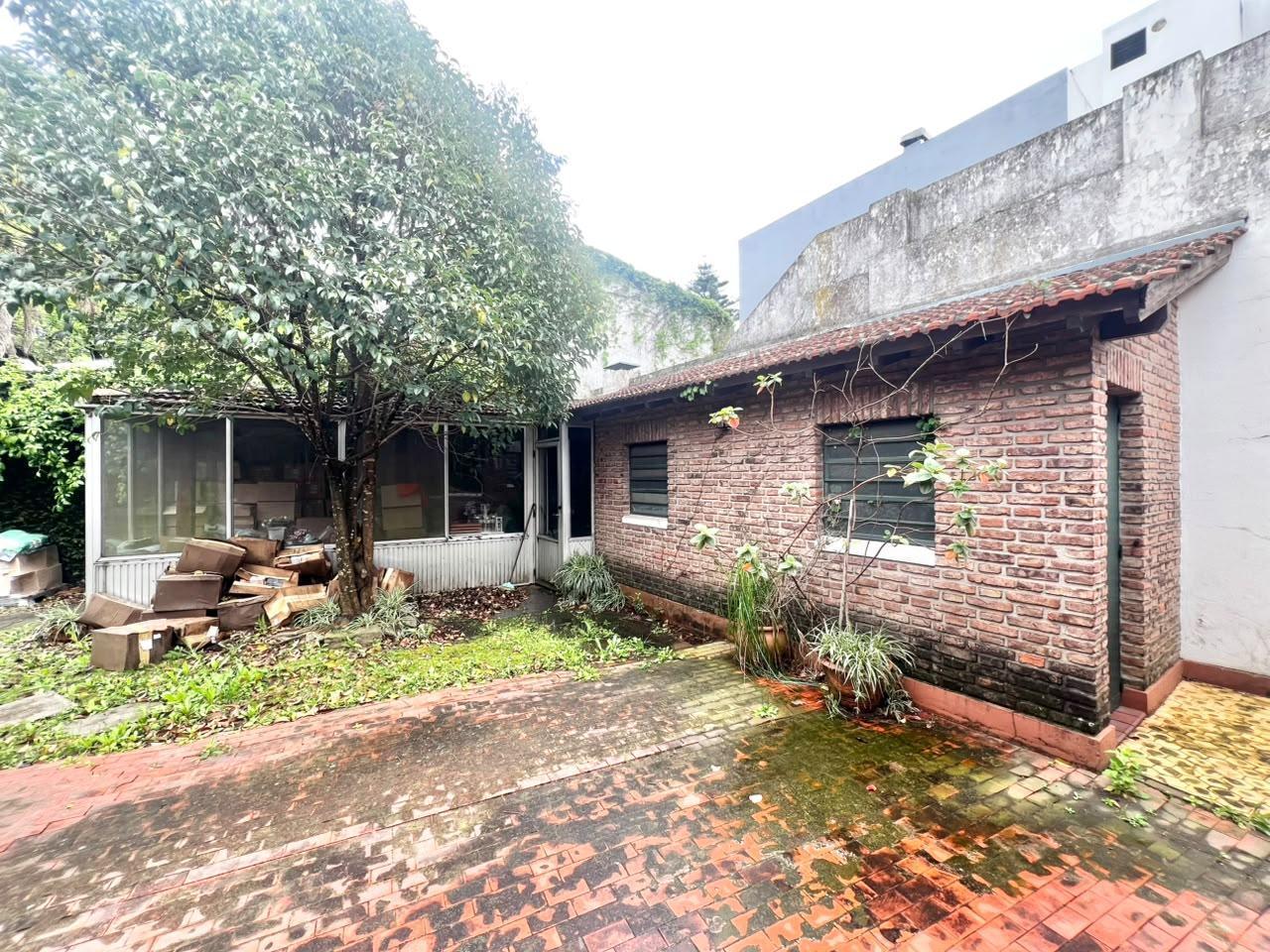 Foto de Venta de Casa con Jardín y Quincho en Béccar a Reciclar., imagen 2