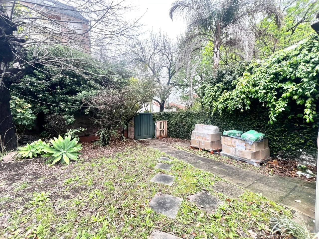 Foto de Venta de Casa con Jardín y Quincho en Béccar a Reciclar., imagen 5