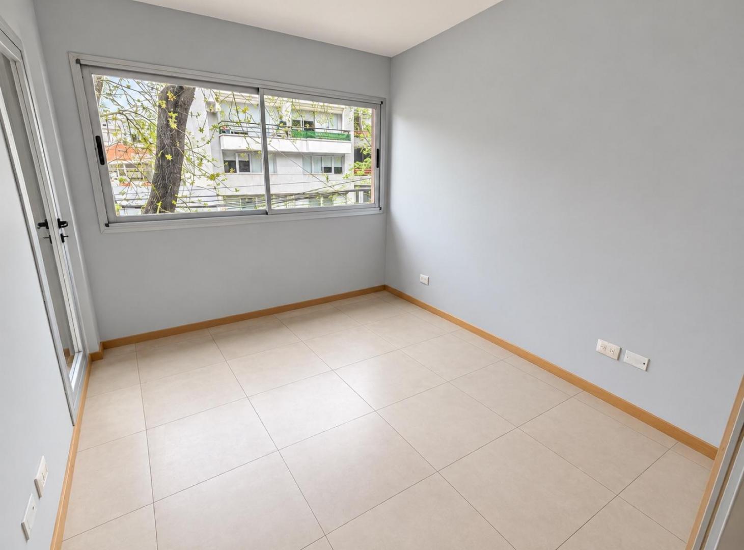 Foto de Excelente Departamento 2 ambientes al frente con balcón en complejo con, imagen 2