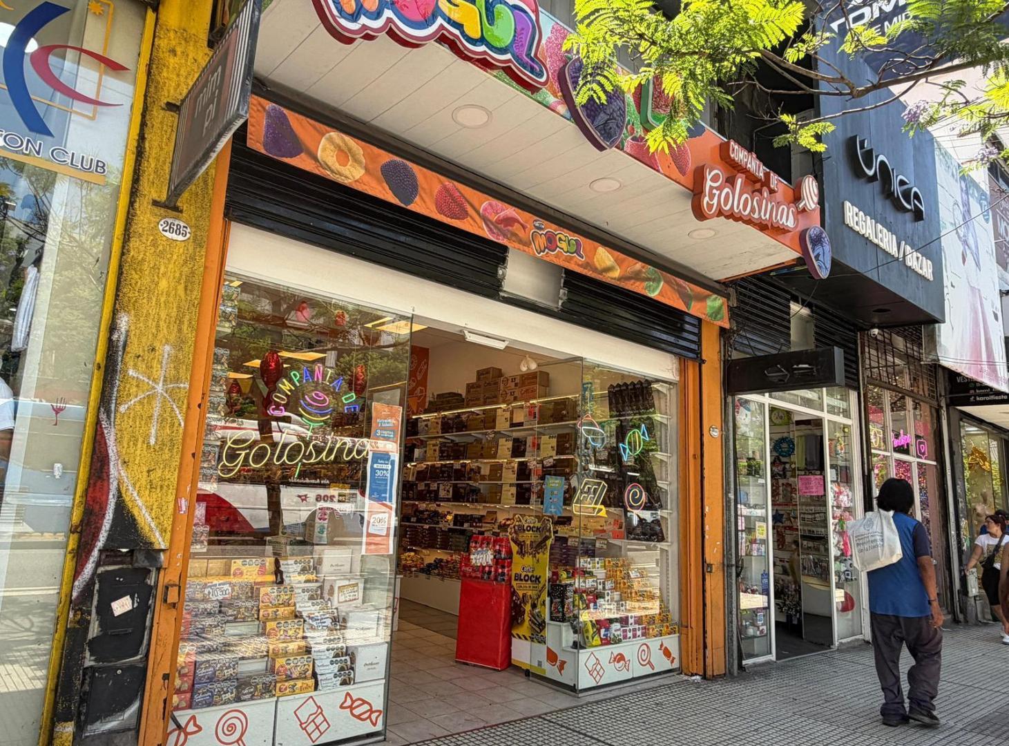 Foto de EXCELENTE LOCAL COMERCIAL EN EL BARRIO DE ONCE SIN EXPENSAS, imagen 4