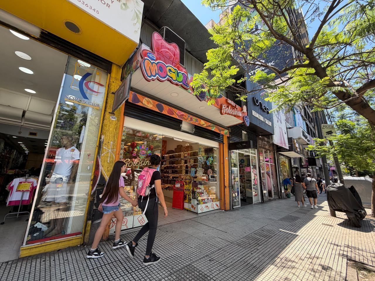 Foto de EXCELENTE LOCAL COMERCIAL EN EL BARRIO DE ONCE SIN EXPENSAS, imagen 3