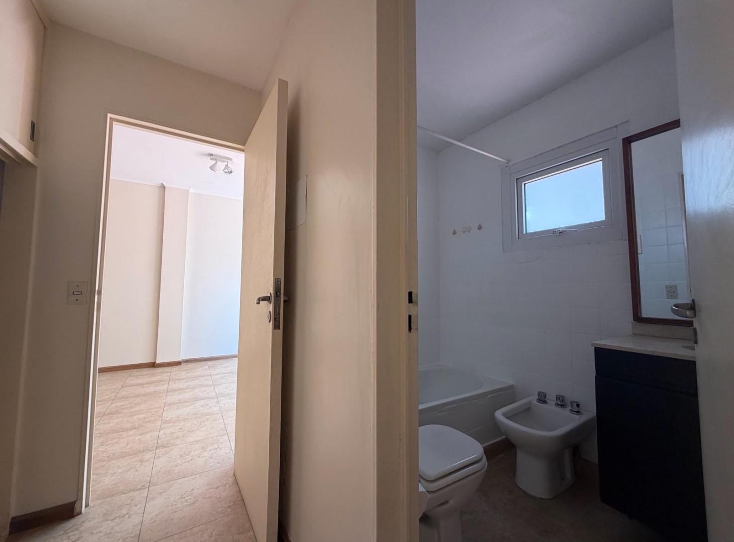 Foto de Increible 2 ambientes con terraza propia al frente y, imagen 4