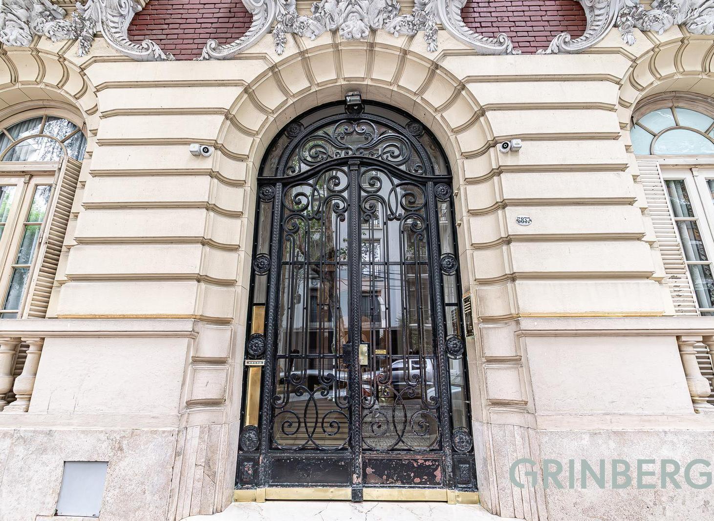 Foto de DEPARTAMENTO EN VENTA 3 AMBIENTES CON DEPENDENCIA EDIFICIO HISTORICO, imagen 1