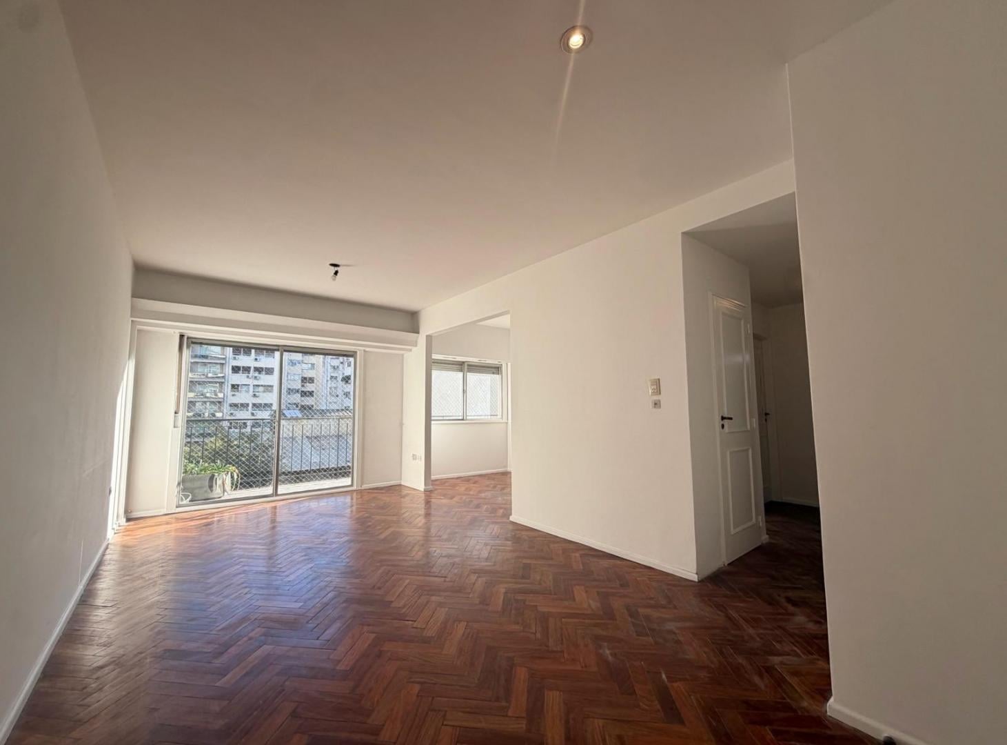 Foto de Increible Semipiso de 3 ambientes al contrafrente con balcón corrido., imagen 2