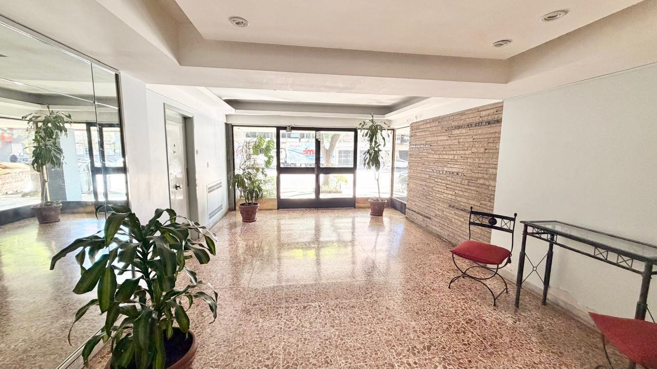 Foto de Excelente departamento 3 ambientes con dependencia, cochera y baulera, imagen 4