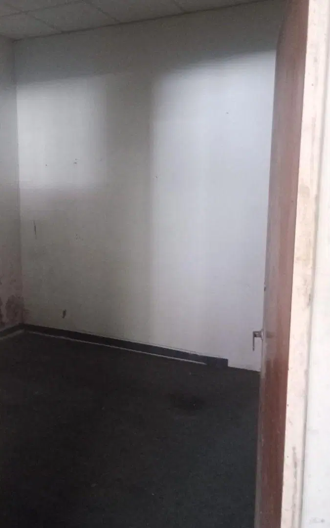# MIRA ESTO # DEPOSITO # 100 M2 # PORTON ELECTRICO LEVADIZO # OF COC BAÑO # DISPONIBLE YA! 5