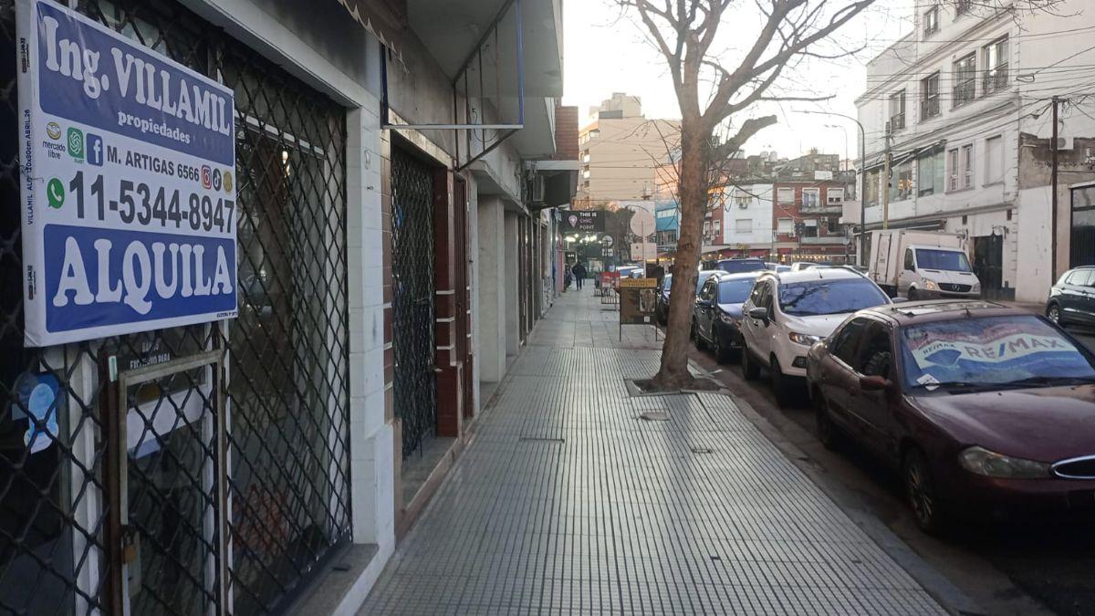 # MIRA ESTO # LOCAL # 50 M2 # GAS # 2 BAÑOS # DEPOSITO # A 50 MTS ALBERDI