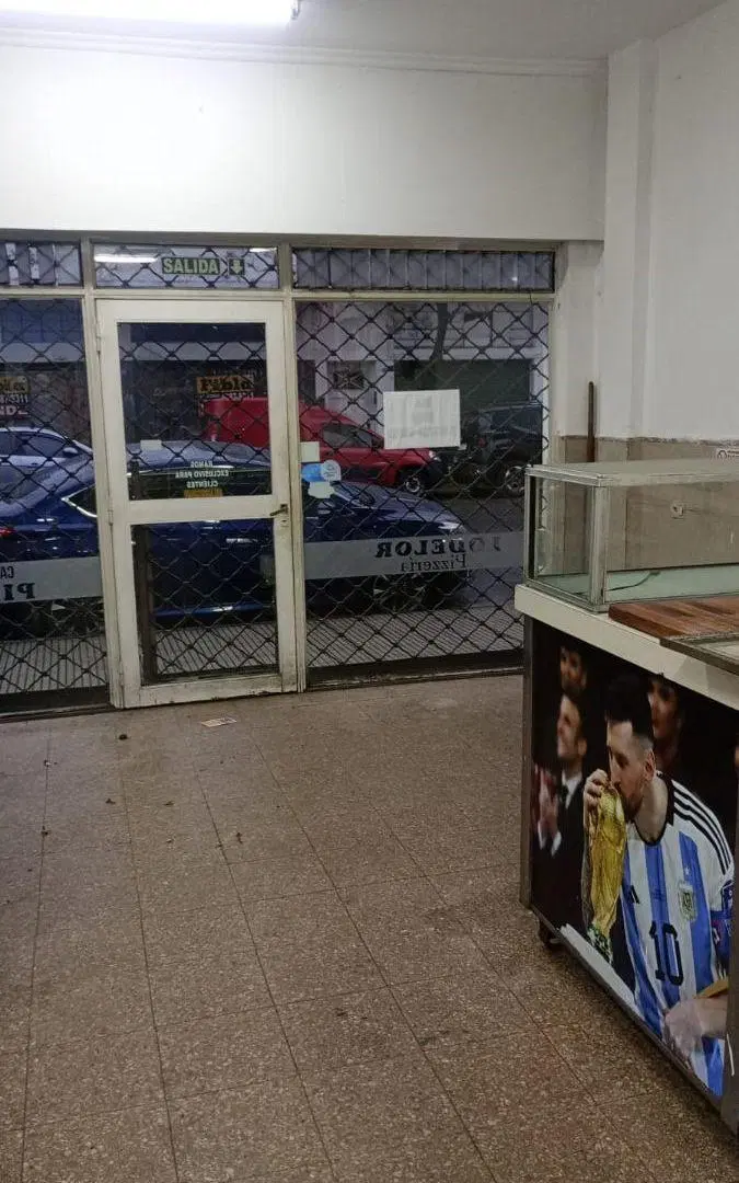 # MIRA ESTO # LOCAL # 50 M2 # GAS # 2 BAÑOS # DEPOSITO # A 50 MTS ALBERDI 2