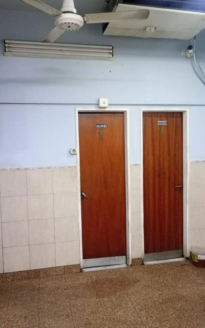 # MIRA ESTO # LOCAL # 50 M2 # GAS # 2 BAÑOS # DEPOSITO # A 50 MTS ALBERDI 4