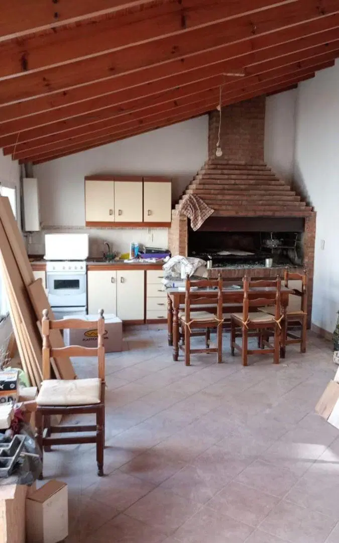 # MIRA ESTO # CASA # 4 AMB # JARDIN Y PATIO # QUINCHO C/ PARRILLA # 3 BAÑOS 2