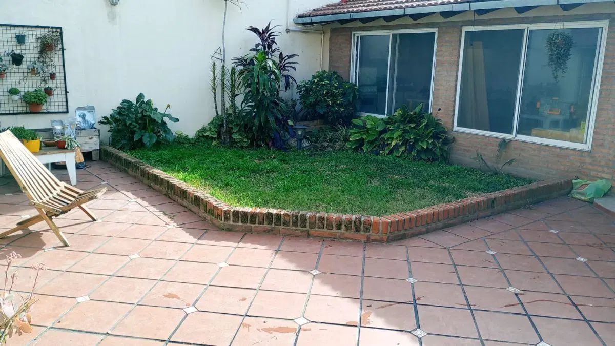 # MIRA ESTO # CASA # 4 AMB # JARDIN Y PATIO # QUINCHO C/ PARRILLA # 3 BAÑOS 4