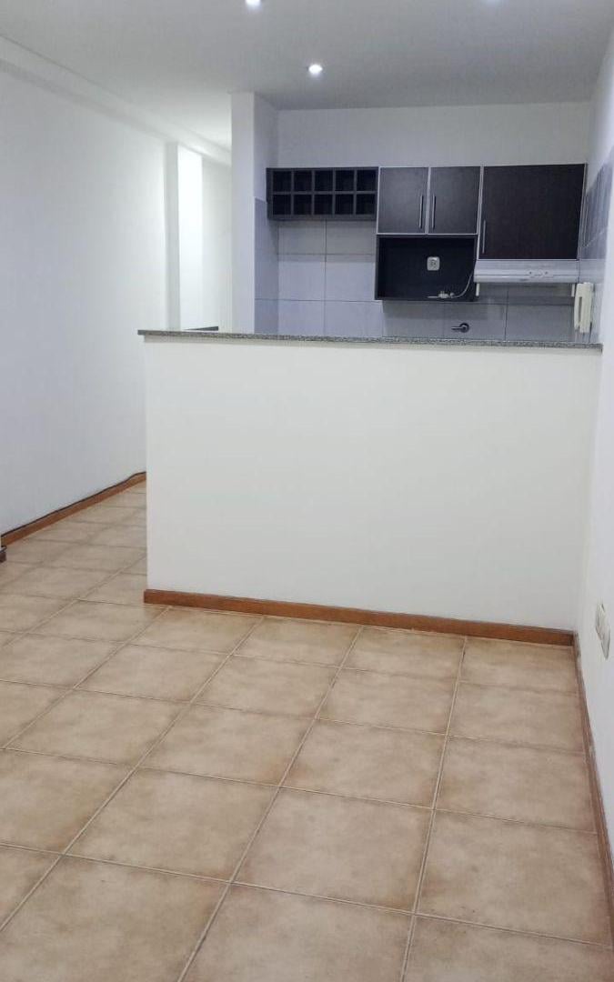 Foto de # MIRA ESTO # ALQUILER # 2 AMB # CON PATIO # A/A # DISPONIBLE, imagen 2