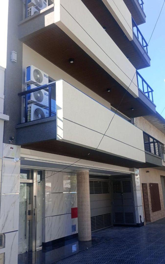 Foto de # MIRA ESTO # ESTRENAR # SEMI PISO # 3 AMB FRENTE # GRAN BALCON #, imagen 2