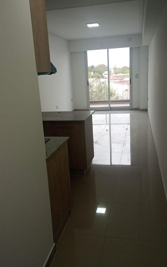Foto de # MIRA ESTO # 1 AMB # BALCON # ESTRENAR # ESQUINA TUYUTI # LISTO ESC, imagen 3