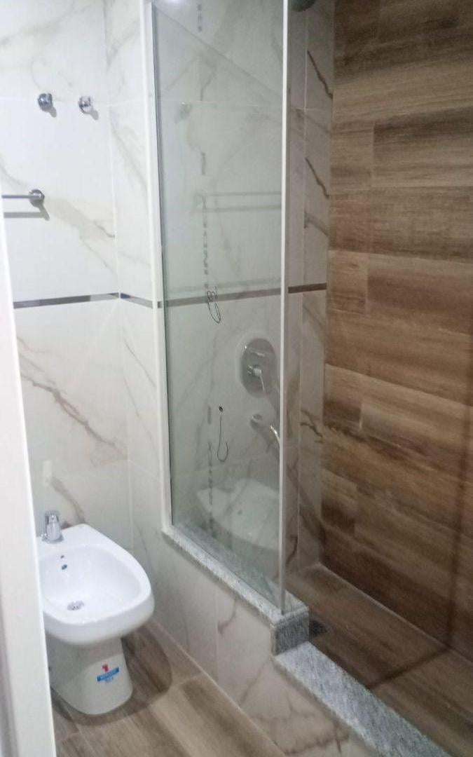 Foto de # MIRA ESTO # 1 AMB # BALCON # ESTRENAR # ESQUINA TUYUTI # LISTO ESC, imagen 5