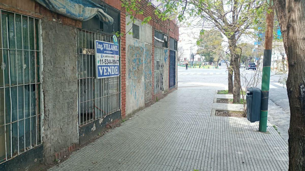 Foto de # MIRA ESTO # IMPORTANTE ESQUINA # LOCALES # 7 UNIDADES FUNCIONALES #, imagen 3