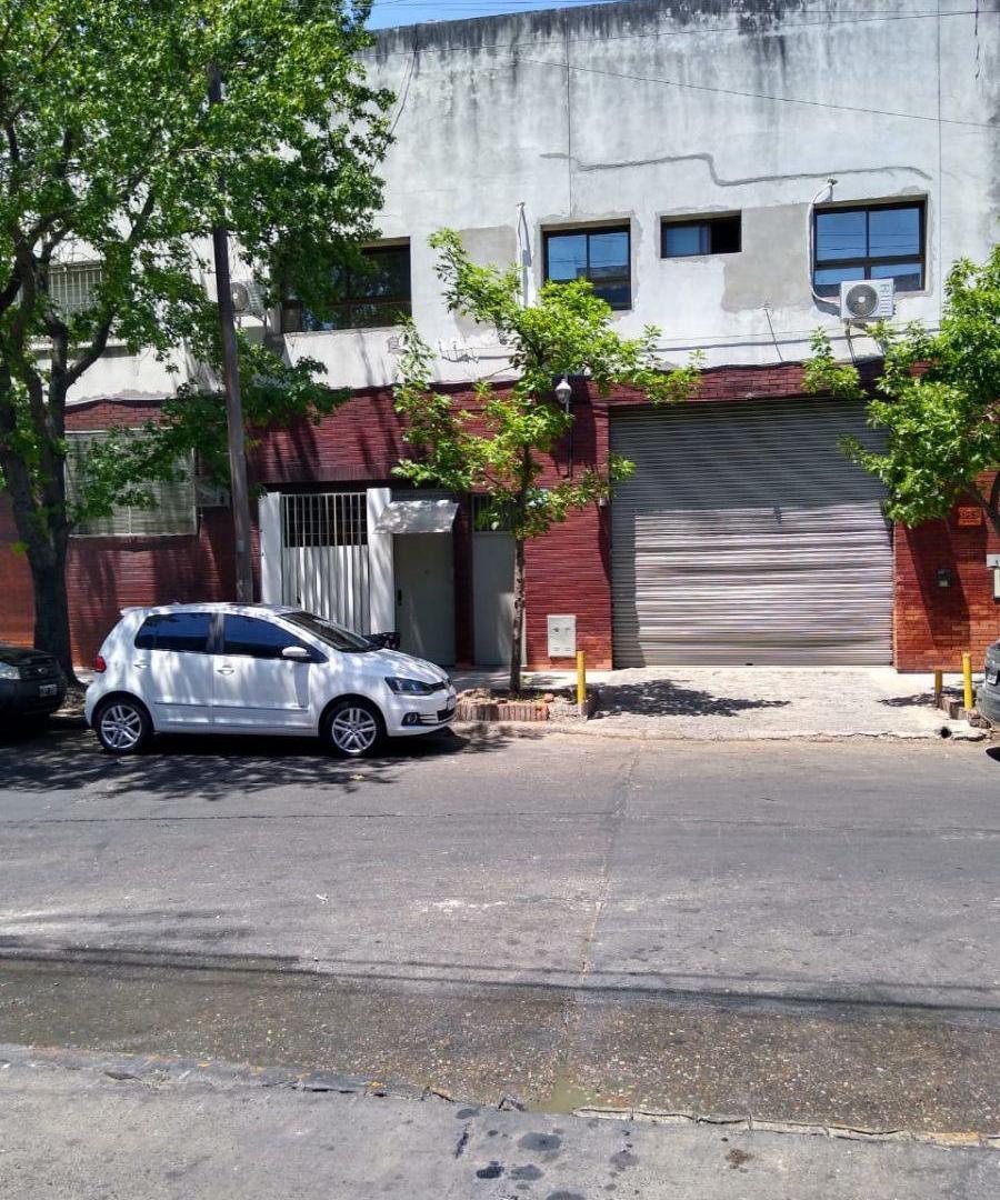 Foto de # MIRA ESTO # DEPOSITO # 3700 m2 # ING/CAMION # EXCELENTE UBICACION, imagen 3