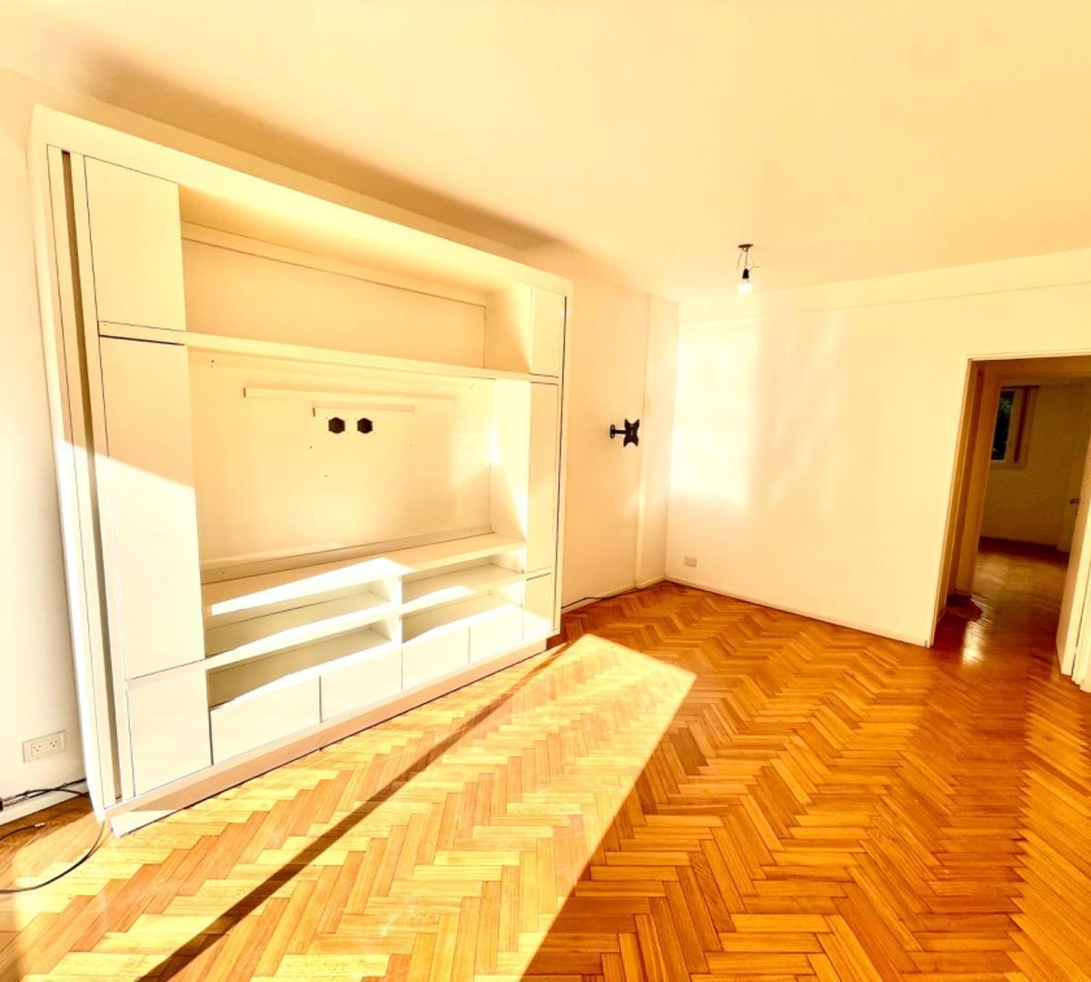 Venta Departamento 2 Ambientes Cochera y Lavadero 2