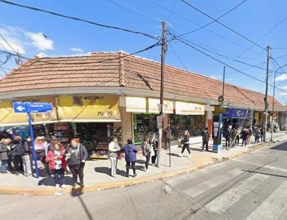 Local en el centro de Rafael Castillo, paradas de colectivos !!! 1