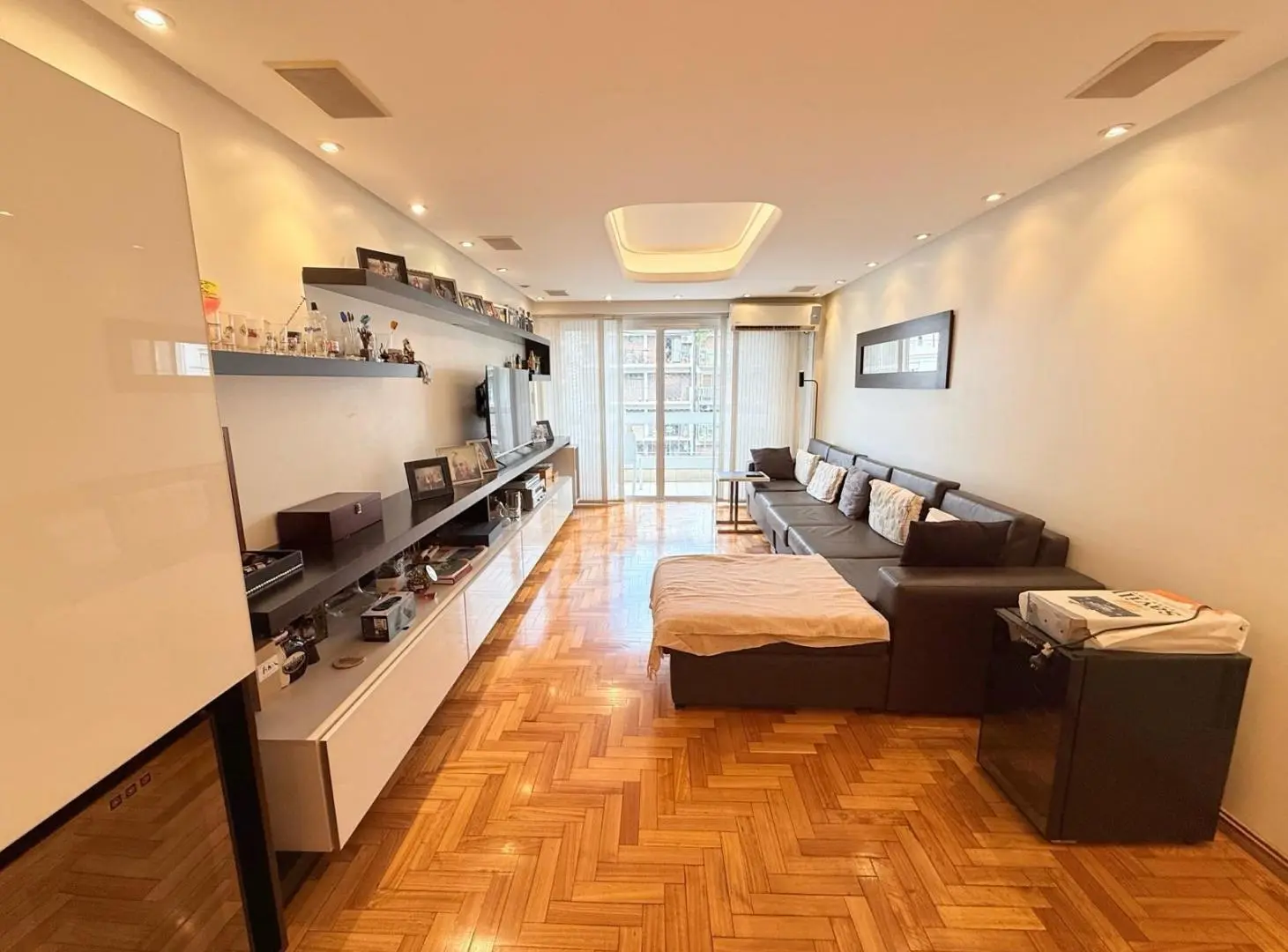 4 ambientes 2 baños comedor diario balcon y terraza 2