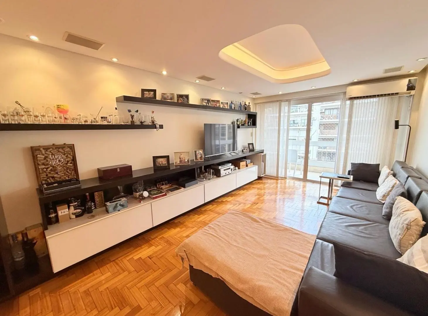 4 ambientes 2 baños comedor diario balcon y terraza 5