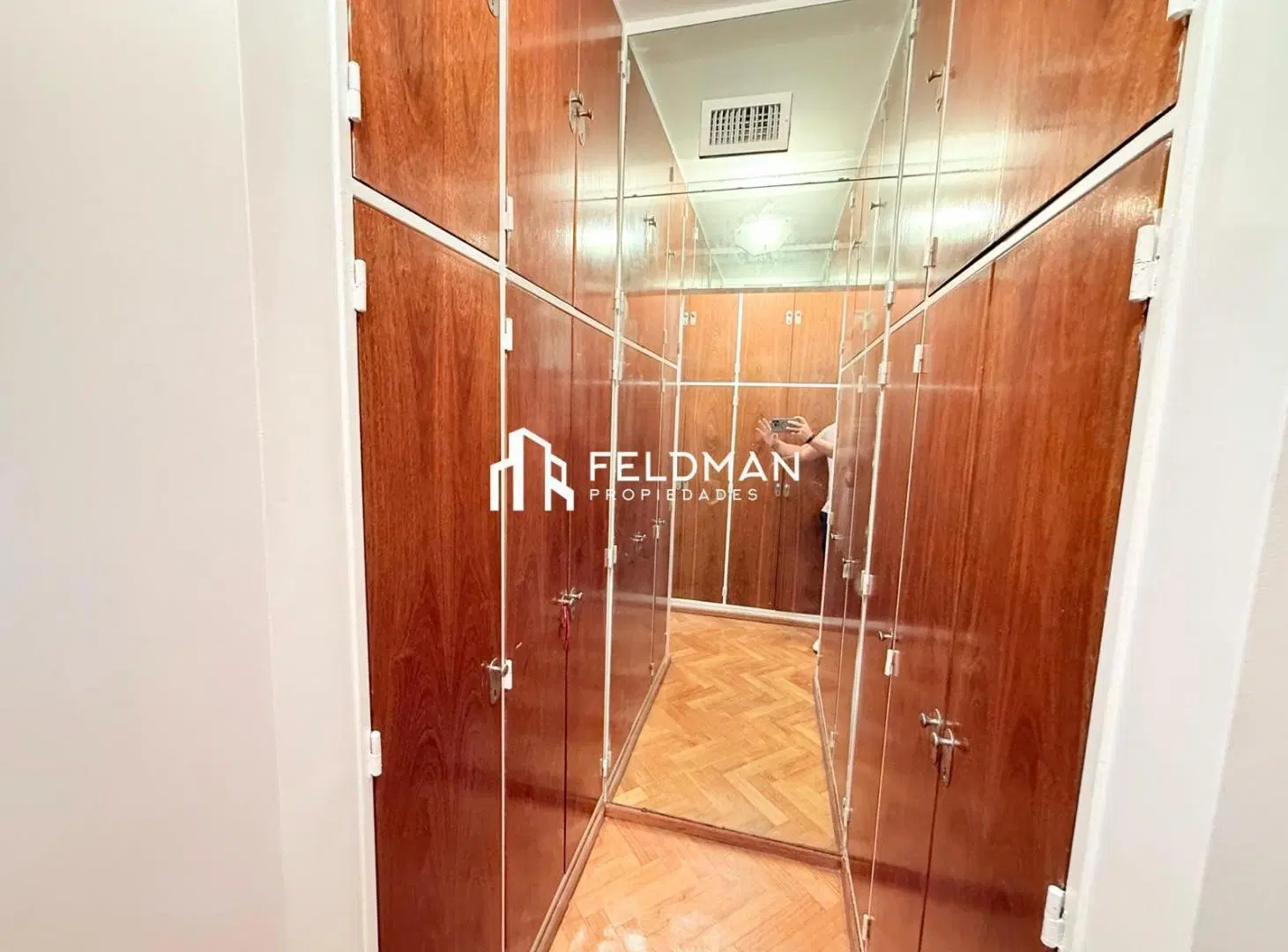 4 ambientes con 2 cocheras amplio balcon pileta y SUM 1