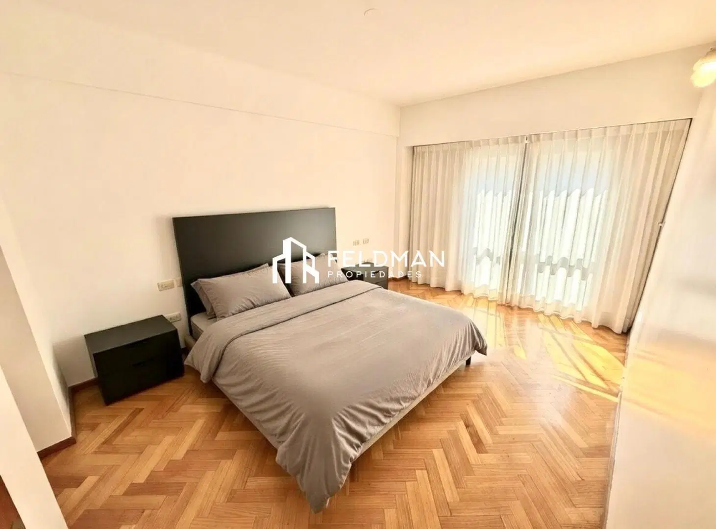 4 ambientes con 2 cocheras amplio balcon pileta y SUM 5