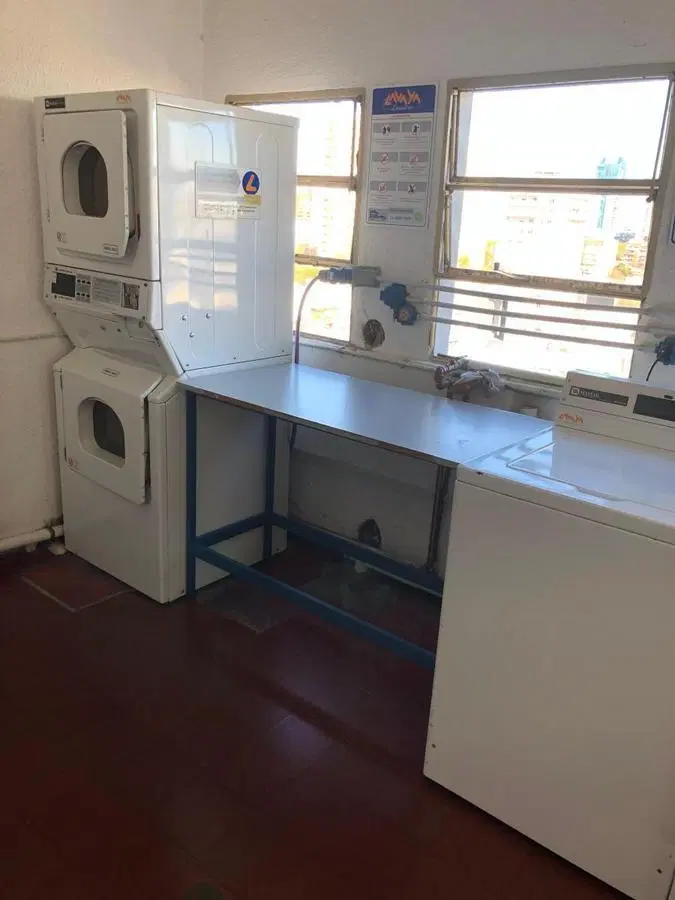 Alquiler temporal Villa Urquiza Monoambiente con balcón. Laundry 4