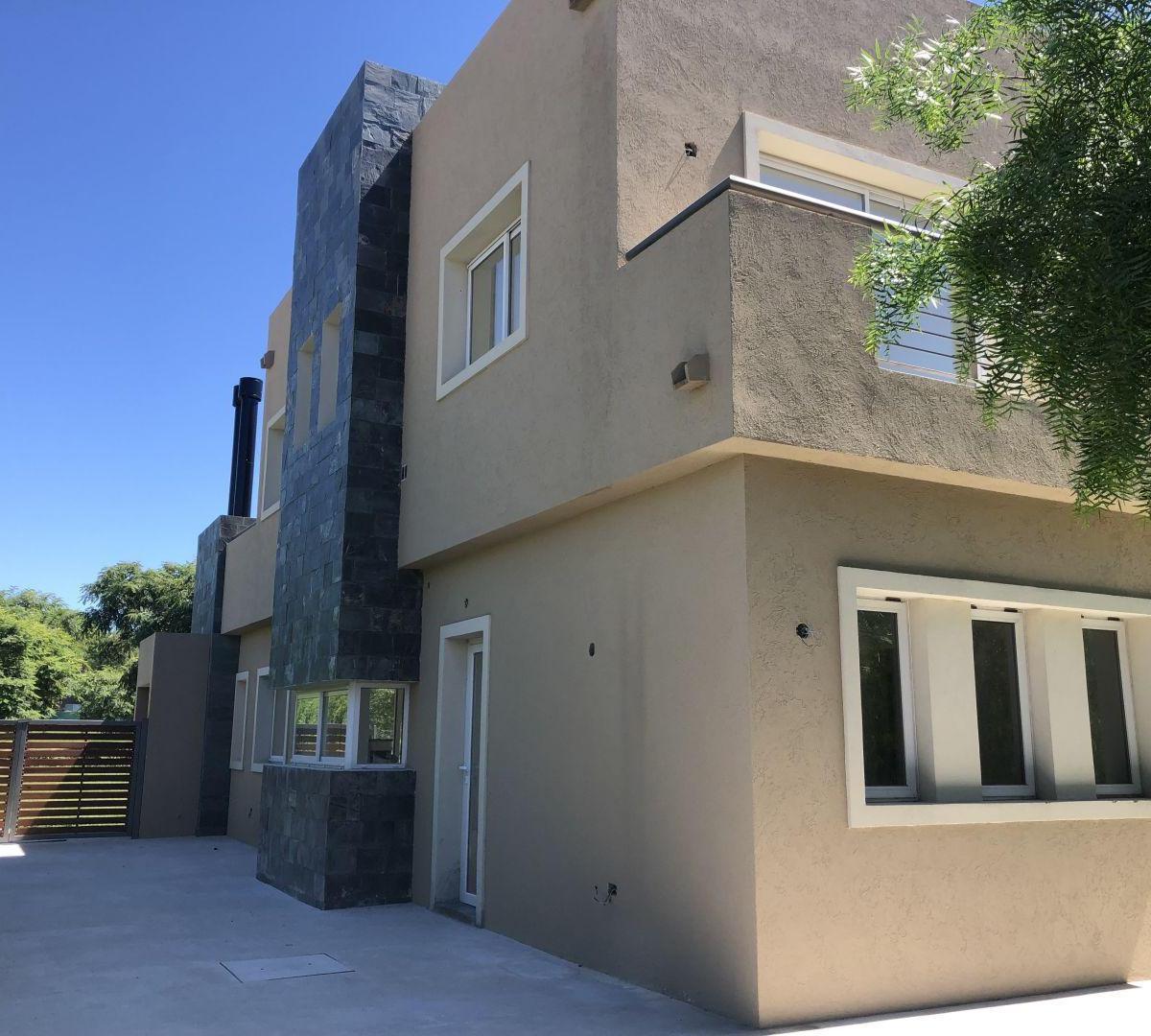 CASA EN VENTA - 3 DORMITORIOS - ÁREA 5 - SAN MATÍAS