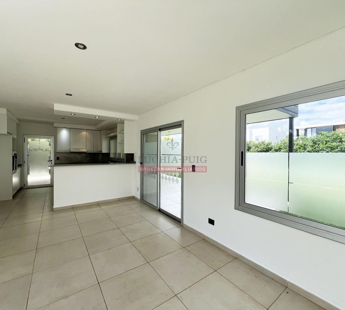 Foto de CASA EN VENTA EN LOTE INTERNO -BARRIO VISTAS PUERTOS ESCOBAR, imagen 3
