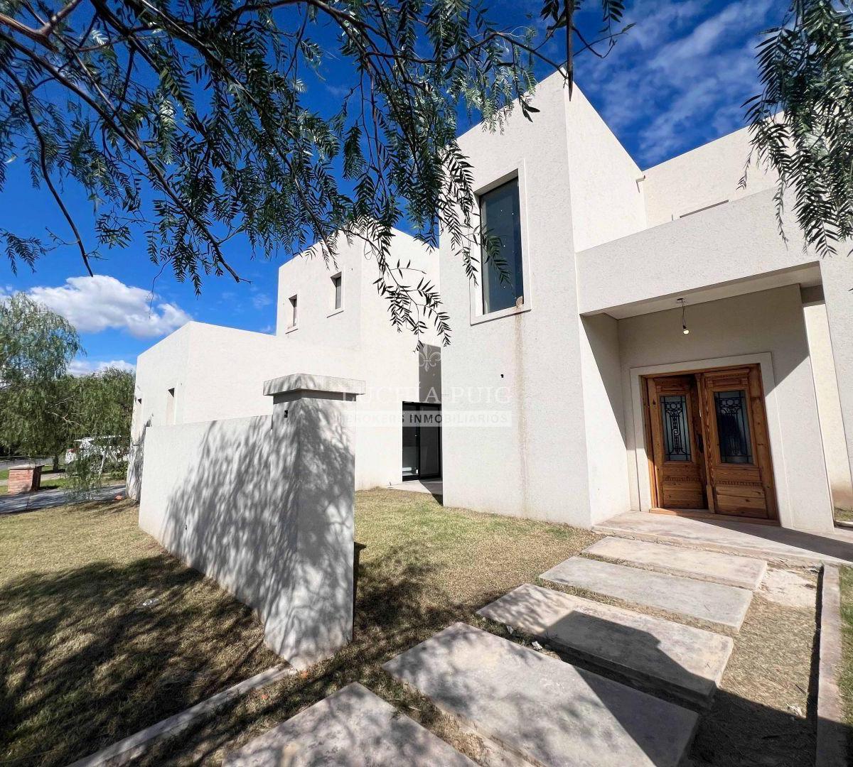 CASA EN VENTA A LA LAGUNA - ÁREA 5 - SAN MATIAS ESCOBAR