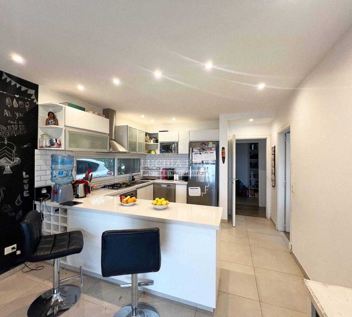 CASA EN VENTA A LA LAGUNA - EL CANTÓN PUERTO - ESCOBAR