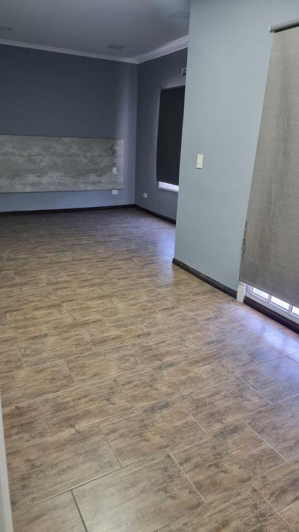 Foto de CASA EN VENTA 4 DORMITORIOS - INGENIERO MASCHWITZ, imagen 5