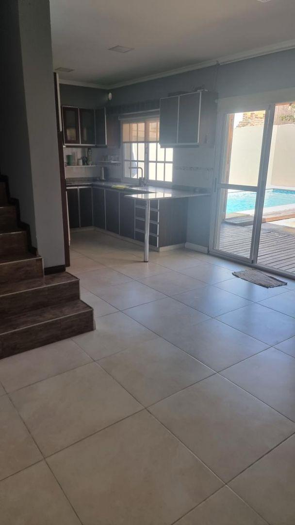 Foto de CASA EN VENTA 4 DORMITORIOS - INGENIERO MASCHWITZ, imagen 4