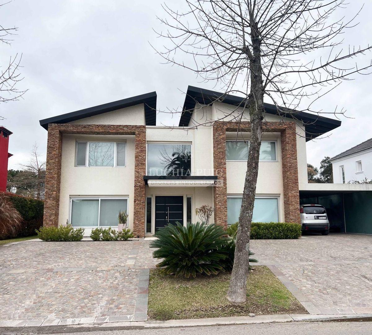 CASA EN VENTA 3 DORMITORIOS - PILETA - SEPTIEMBRE ESCOBAR