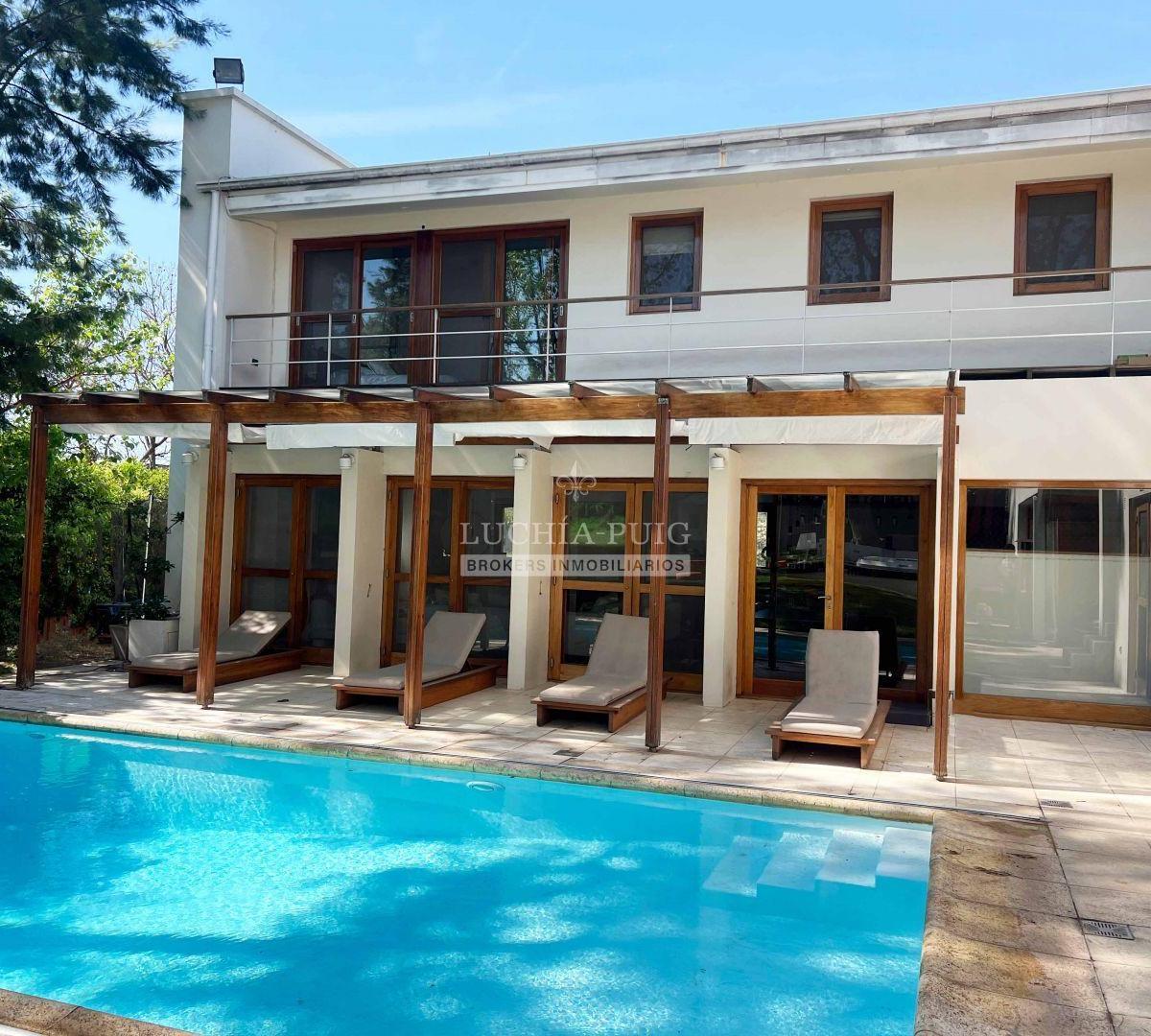 Casa en Venta 4 Dorm. - Piscina y Jacuzzi - La Colina 4