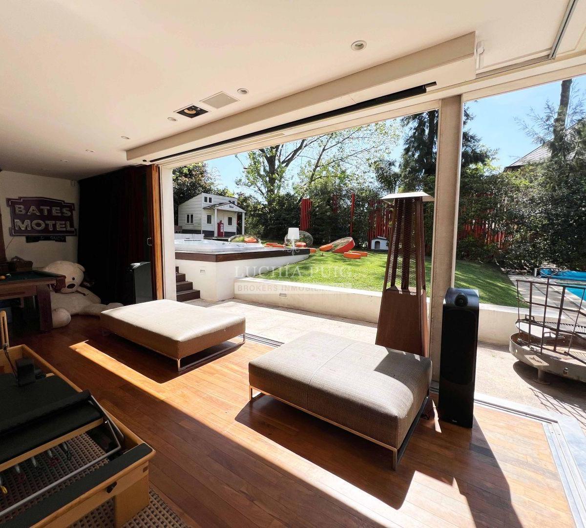 Casa en Venta 4 Dorm. - Piscina y Jacuzzi - La Colina 2