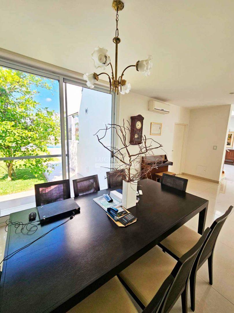 CASA EN VENTA 5 DORMITORIOS - VISTA AL GOLF Y LAGUNA - LA RESERVA CARDALES