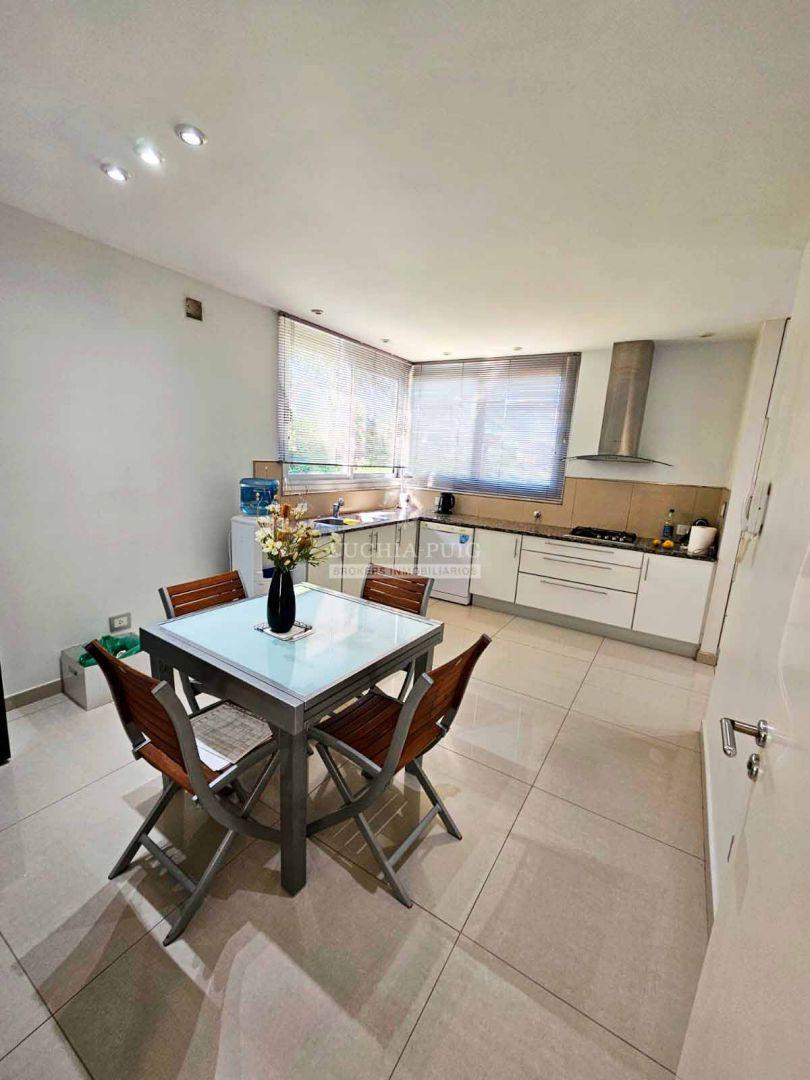 Foto de CASA EN VENTA 5 DORMITORIOS - VISTA AL GOLF Y LAGUNA - LA RESERVA, imagen 3