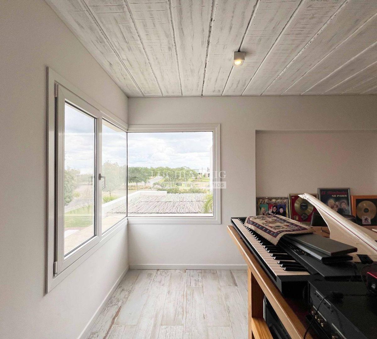Foto de CASA EN VENTA CON INMEJORABLE VISTA A LA LAGUNA - MUELLES, imagen 5