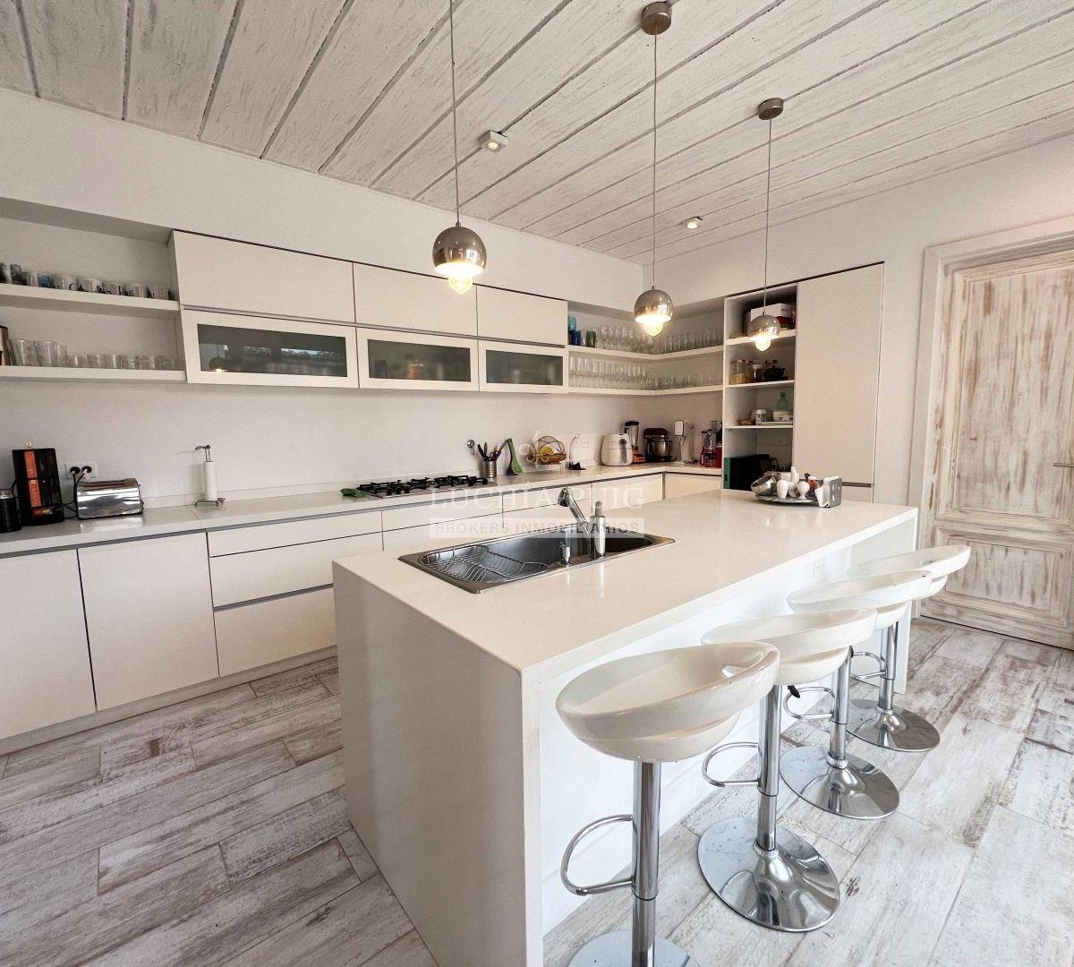 Foto de CASA EN VENTA CON INMEJORABLE VISTA A LA LAGUNA - MUELLES, imagen 4