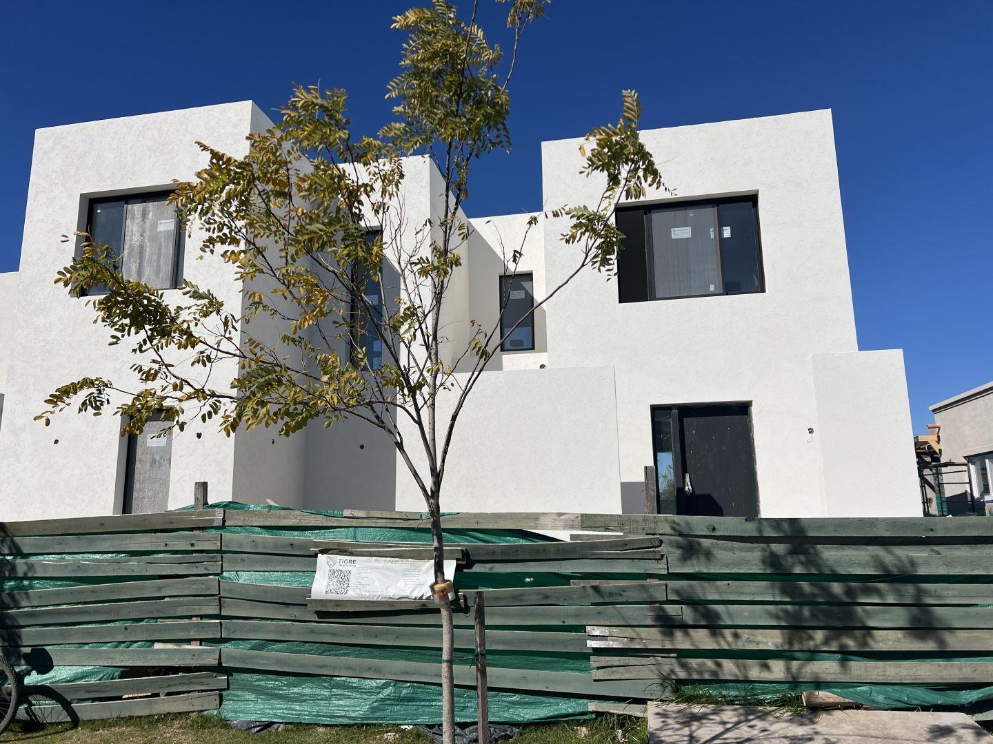 CASA EN VENTA EN FINAL DE OBRA - 3 DORMITORIOS - SANTA ANA VILLANUEVA