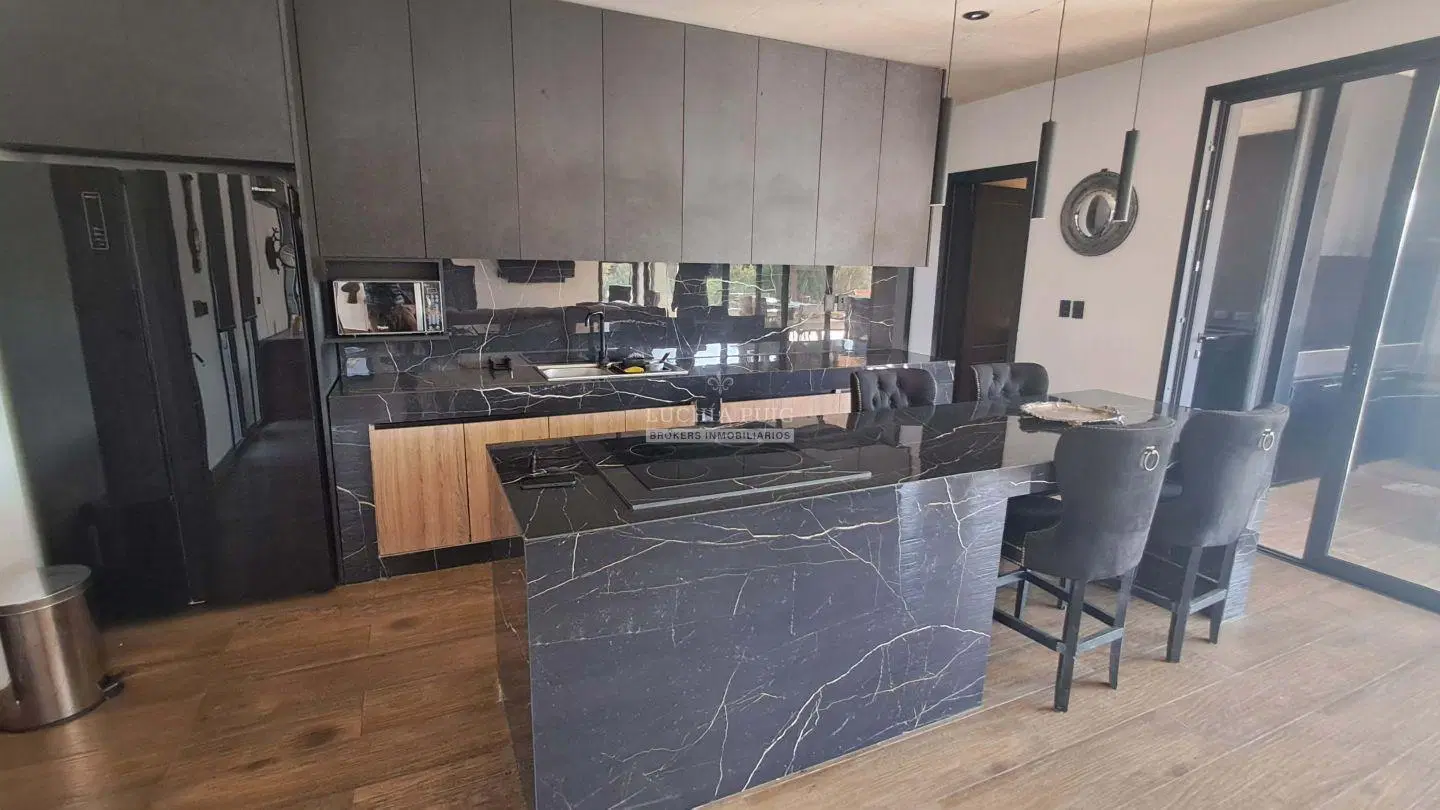 CASA EN VENTA 3 DORMITORIOS CON PILETA Y AMARRA PROPIA - BARRIO EL CANAL 5