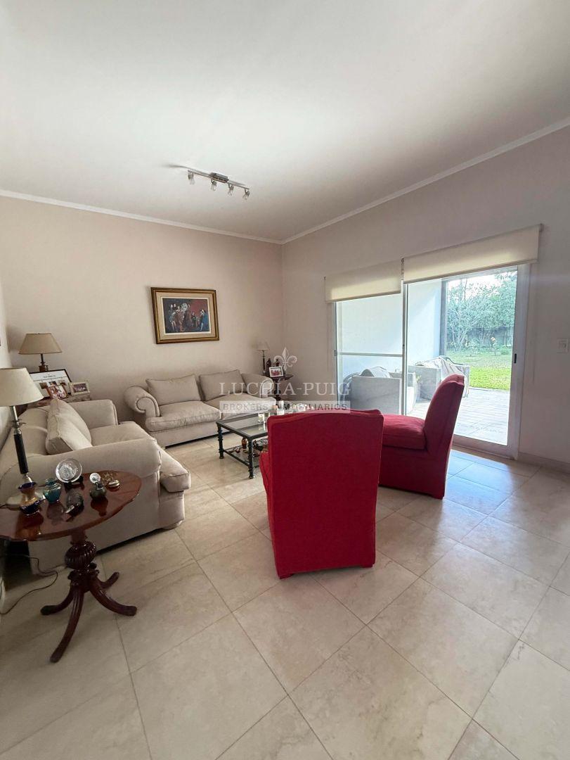 Foto de CASA EN VENTA 3 DORMITORIOS LOTE PERIMETRAL - BARRIO SANTA CLARA, imagen 4