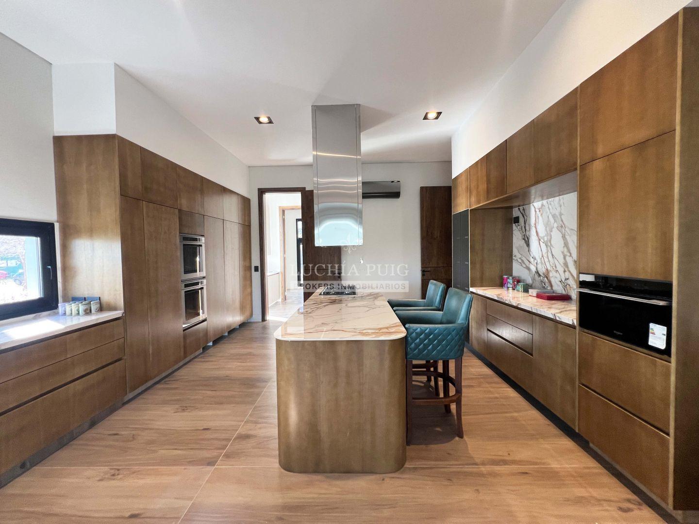 Foto de CASA EN VENTA 4 DORMITORIOS EN SUITE AL RIO - EL YACHT NORDELTA, imagen 2